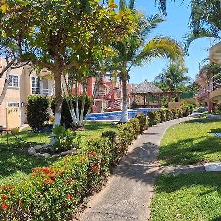 Ixtapa Al Mejor Precio, "Casa Las Conchas" 지와타네호 외부 사진