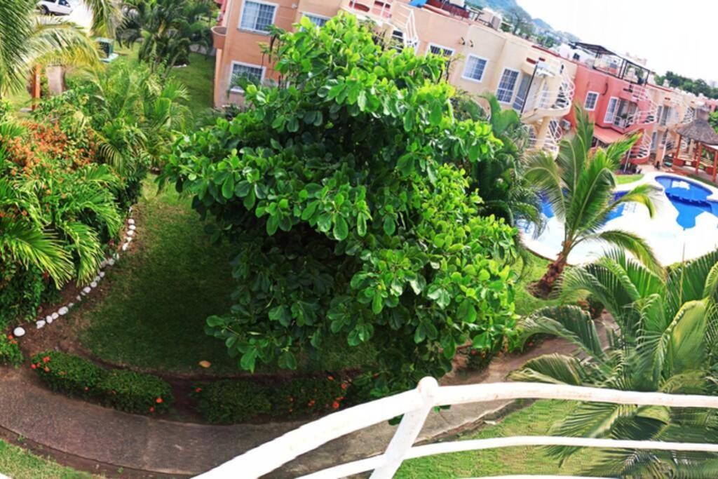 Ixtapa Al Mejor Precio, "Casa Las Conchas" 지와타네호 외부 사진